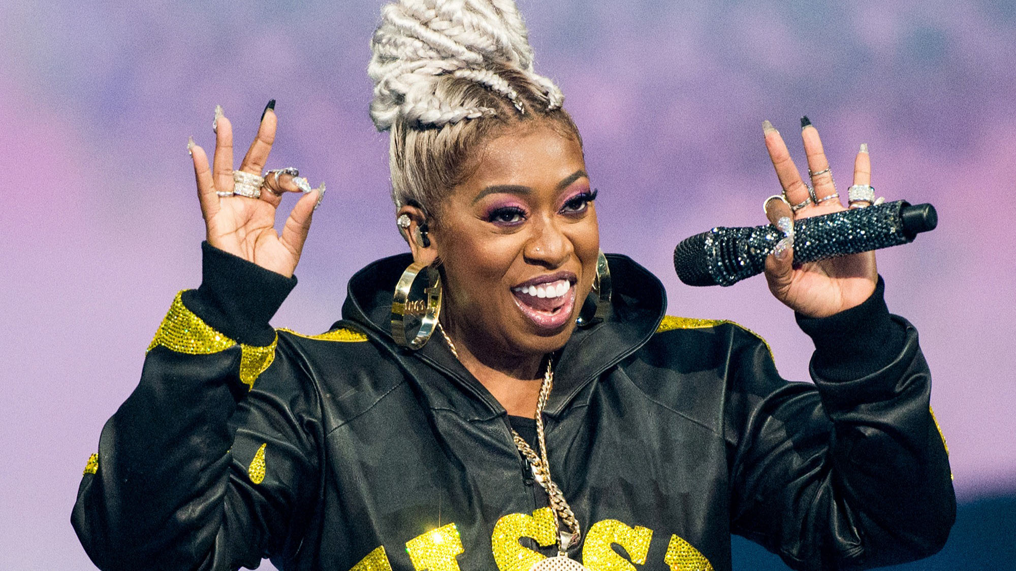 Melissa Arnette Elliott (born July 1, 1971), most commonly credited as Missy Elliott, is an American rapper, singer, songwriter, and record producer. ...